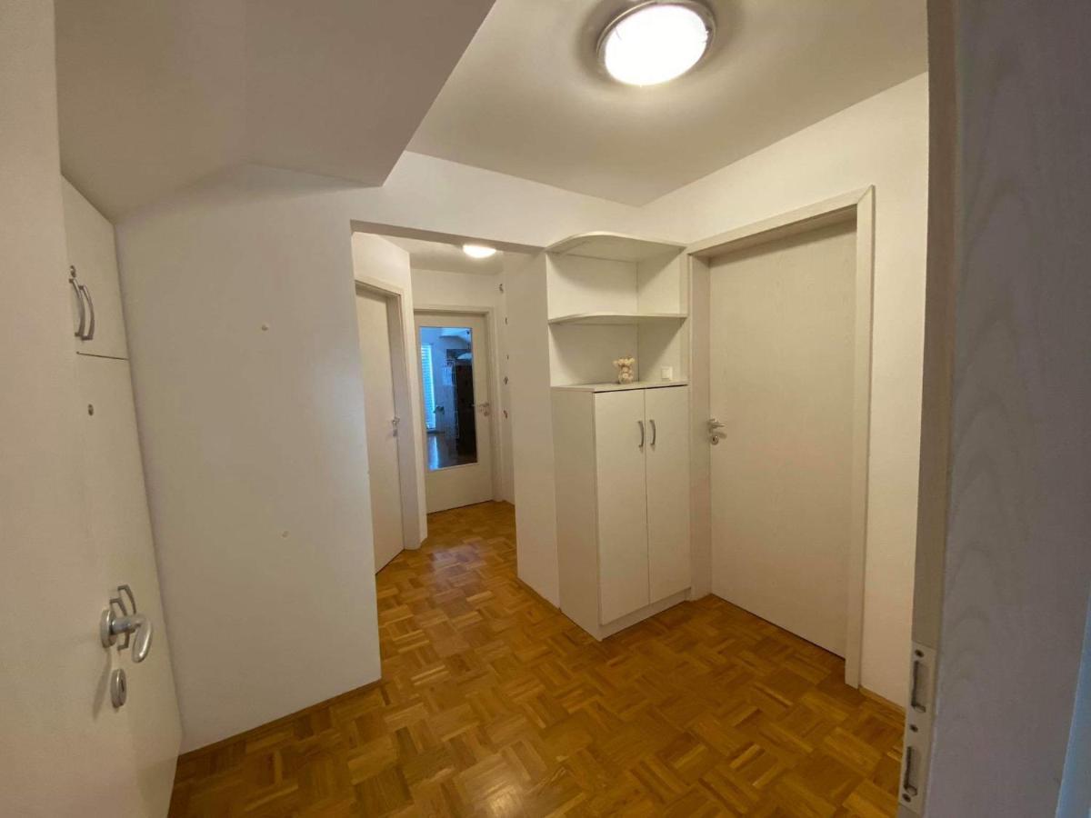 Apartment Kranj - Huge Terrace, Free P, Wi - Fi, Ac מראה חיצוני תמונה